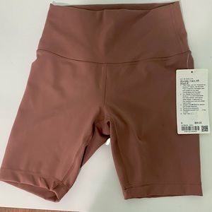 NWT Lululemon Wonder Under 8in shorts Sz 6